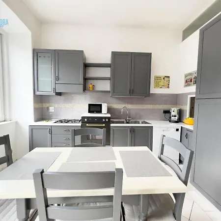 Mazzini 44 Tirabora Short Rent *